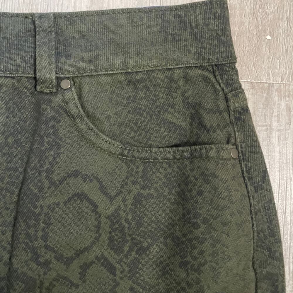 NWT Hollister Mini Skirt Size 9 29 Denim Cut Off Jean Snake Ultra High Rise - Picture 2 of 14